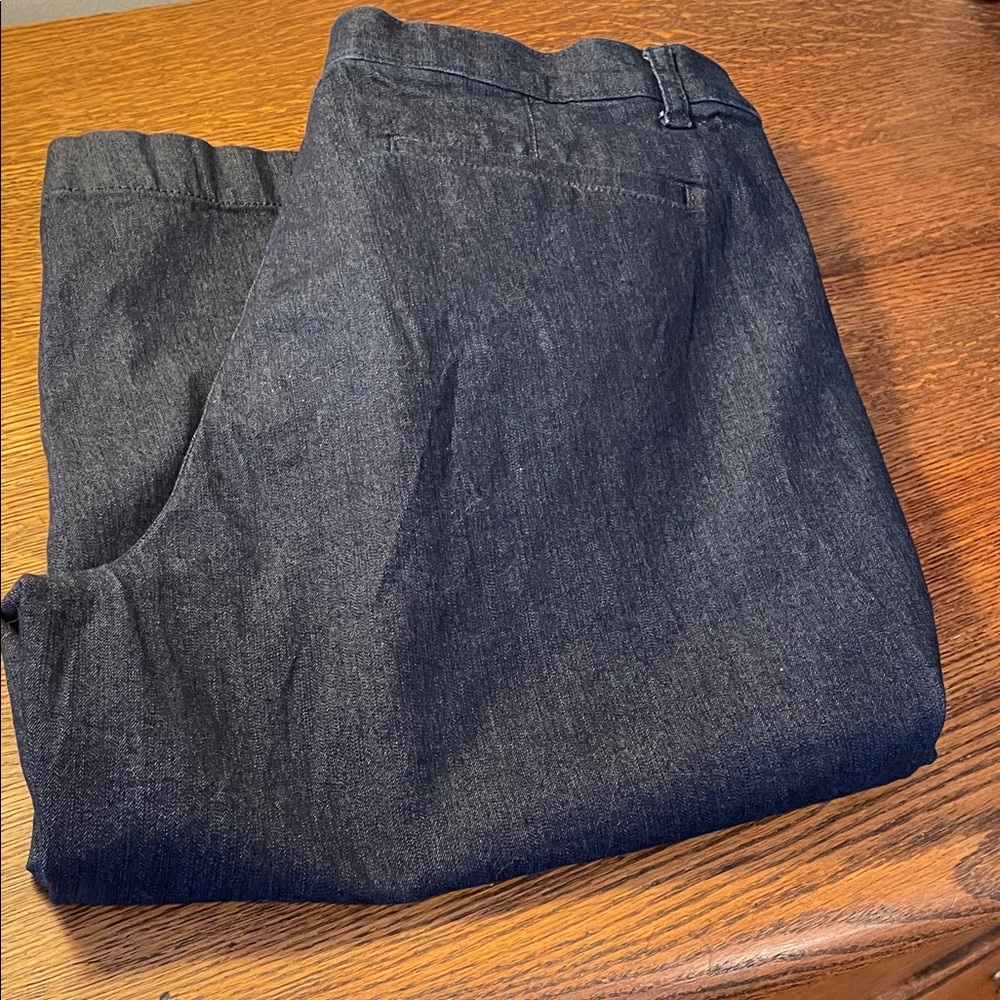 St. John's Bay Dark Blue Capris